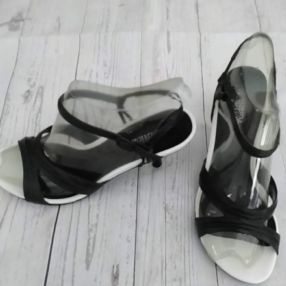 Kenneth Cole Sandal - Picture 2 of 16